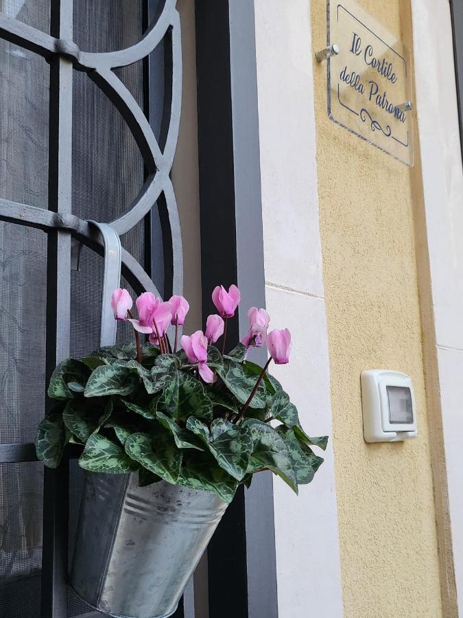 シラクーサIl Cortile Della Patronaアパートメント エクステリア 写真